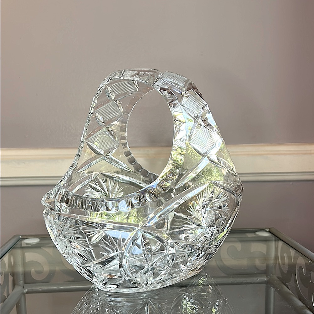 Vintage 7” heavy clear cut crystal basket with handle fan and pinwheel design